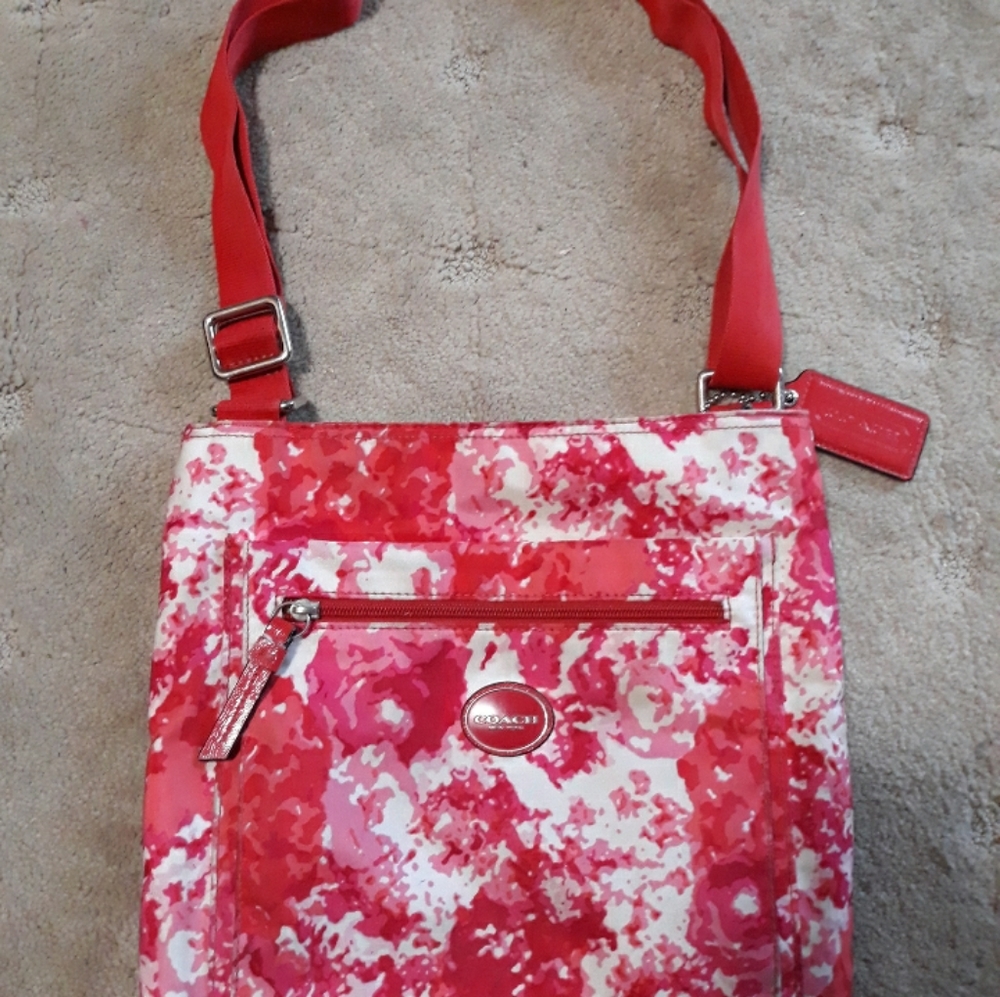 Coach floral getaway crossbody bag